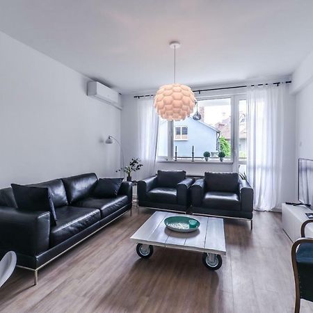 66 Apartment - Stylish Two Bedroom in Lozenets District Sofia Buitenkant foto
