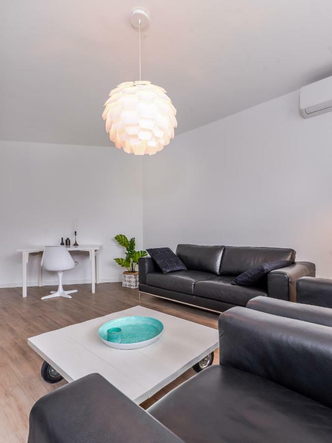 66 Apartment - Stylish Two Bedroom in Lozenets District Sofia Buitenkant foto